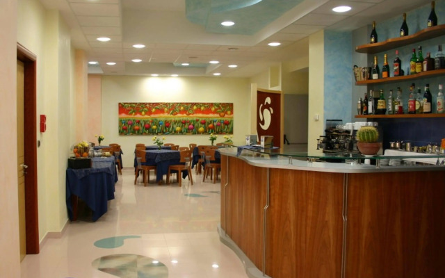 Piccadilly Suites and Rooms