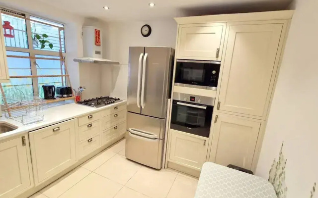 Modern 3-bed House in Surrey Quays