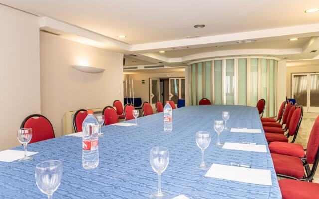 Hotel Abades Manzanil