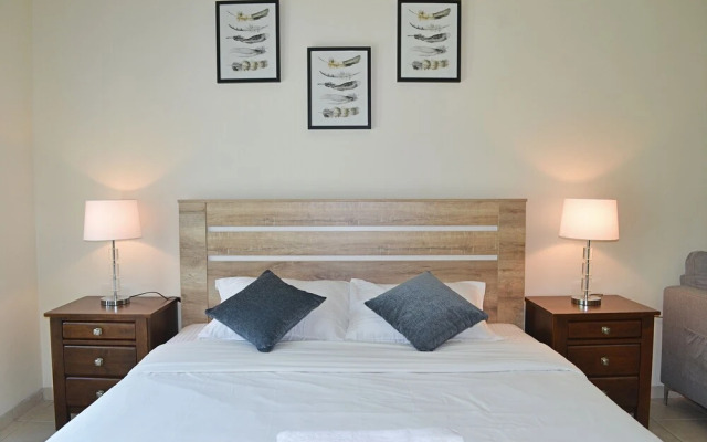 NMR - New Spacious Studio flat