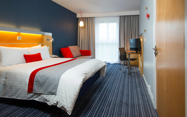 Holiday Inn Express London-Epsom Downs by IHG