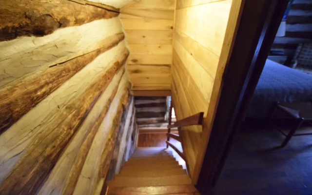 Graves Mountain Farm & Lodges