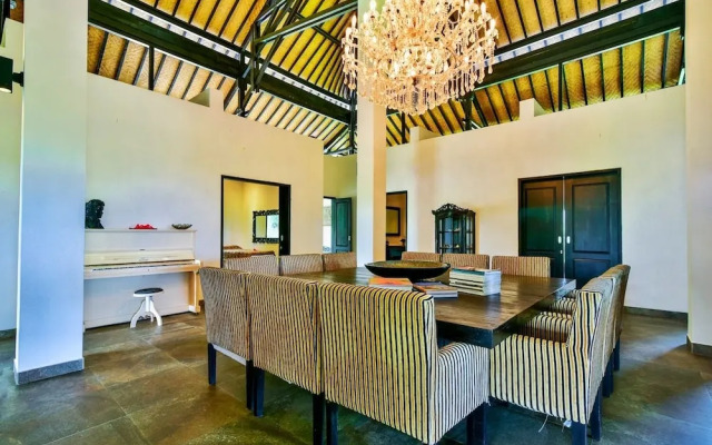 Lovina Residence