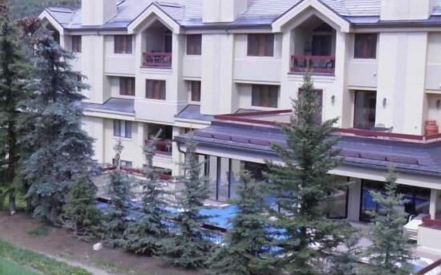 Strawberry Park Ski-in Ski-Out Condo by RedAwning