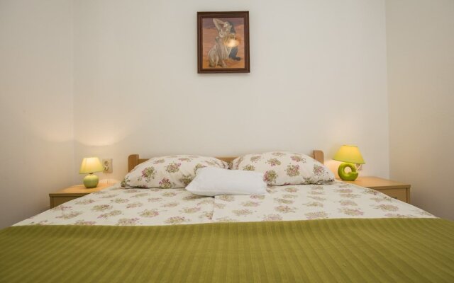 Apartment Laurus / Two Bedrooms A1