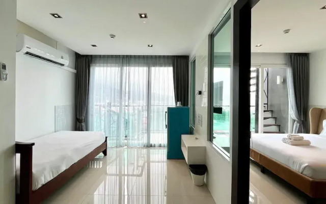 The oh so Sexy Triple Penthouse-rare 3-5br 188m2