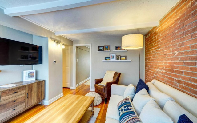 Luxe Denver Condo w/ Community Patio & Grill