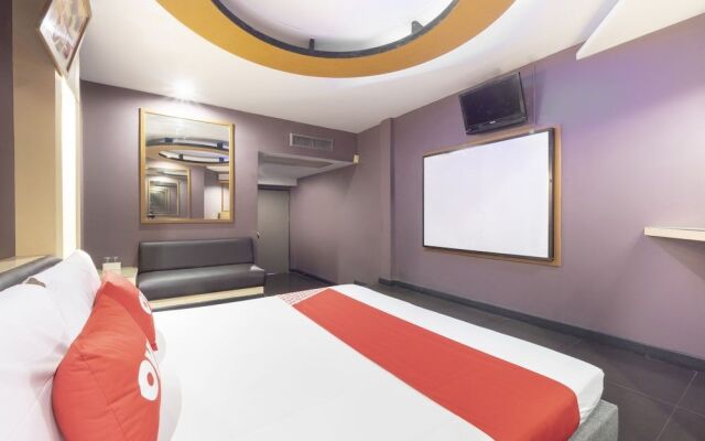 OYO 75382 Chonburi Hotel