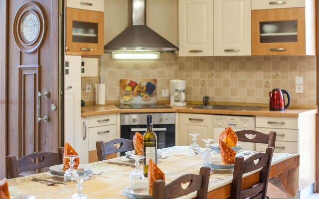 Cozy Family Home steps from the Beach