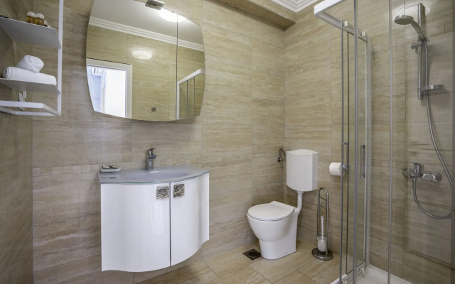 Boutique Pine Tree apartments