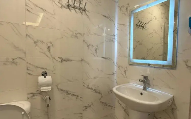 Privet Apartment 37 for Three Near Downtown Kh&sh