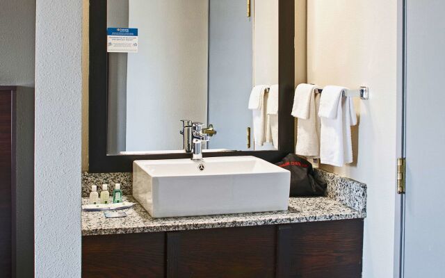 Spark by Hilton Bentonville