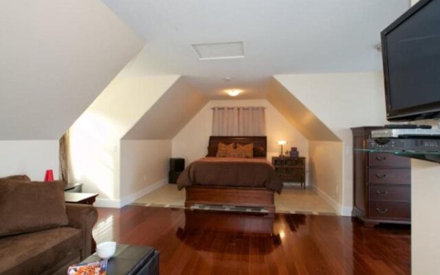 Lake Okanagan Bed and Breakfast