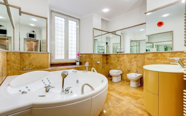 Luxury apartment in the center of Rome