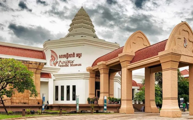 Sam Moon's Hotel Angkor Wooden House