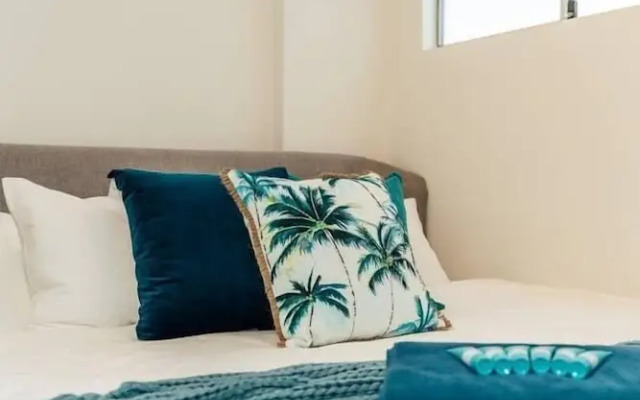 Paradiso on Bent - Netflix - Wifi - City life