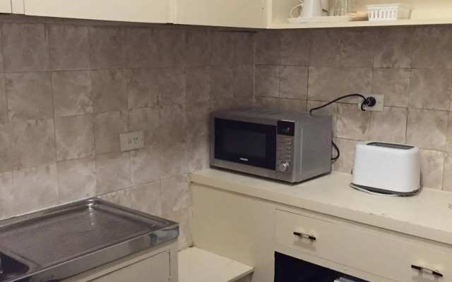 Adelaide Motel & Backpackers