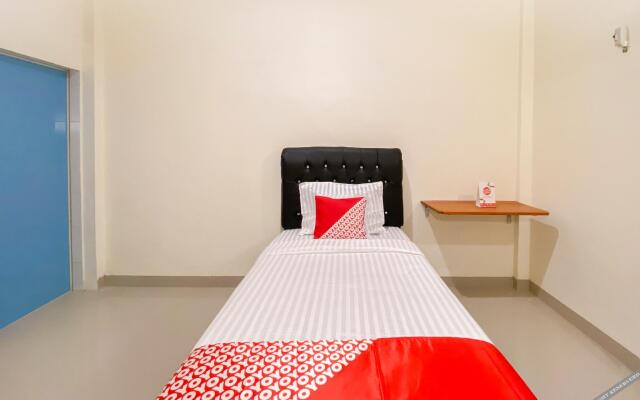 Falah Residence Syariah by OYO Rooms