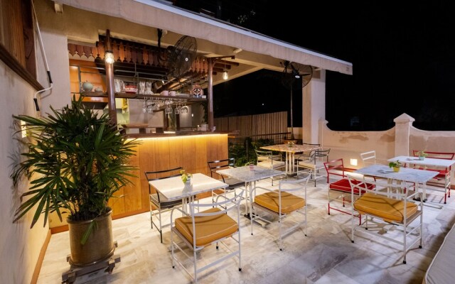 Luxury 5BR House W Jacuzzi & Pool