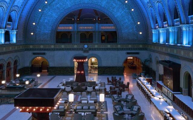 St. Louis Union Station Hotel, Curio Collection by Hilton