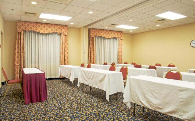 Holiday Inn Express & Suites Houston - Memorial Park Area by IHG