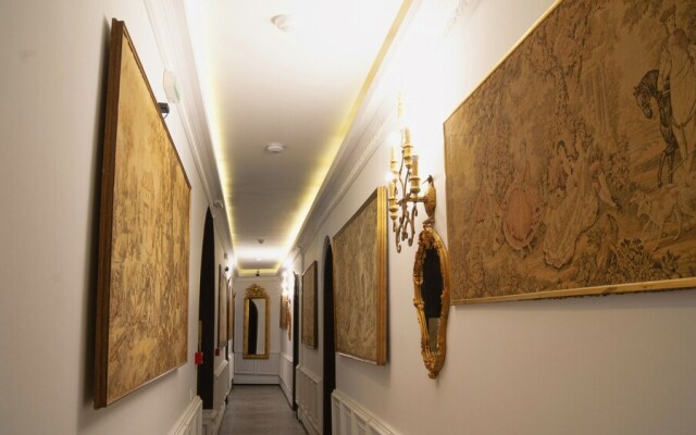 Conacul Coroanei Luxury Boutique Hotel