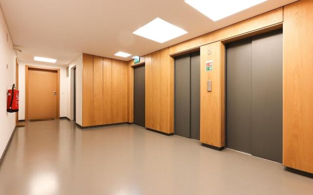 Modern & Bright by Homing
