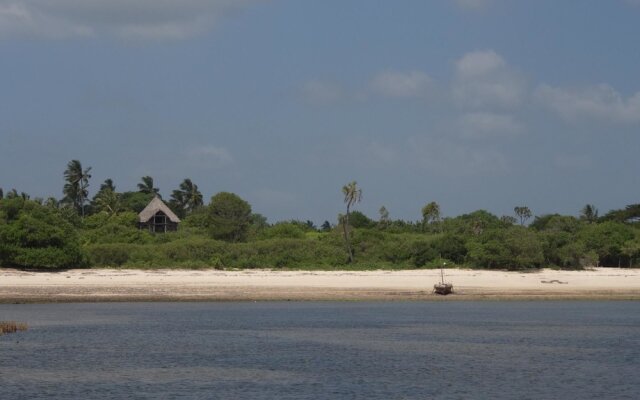 Pangani Cliffs Lodge