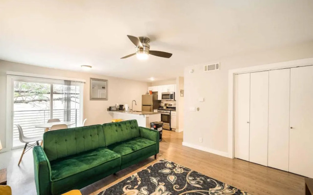 Stylish 1BR Near UT Mueller Evonify