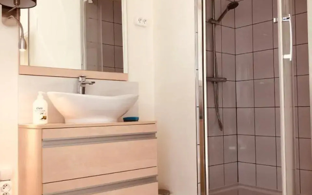 Mini Studio a Bed4u Late Check in (Adults Only)