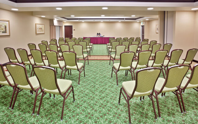 Holiday Inn Express & Suites Ontario by IHG