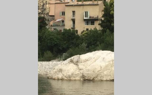 Nyons Centre, plage, vue, appart 6 pers, jardin