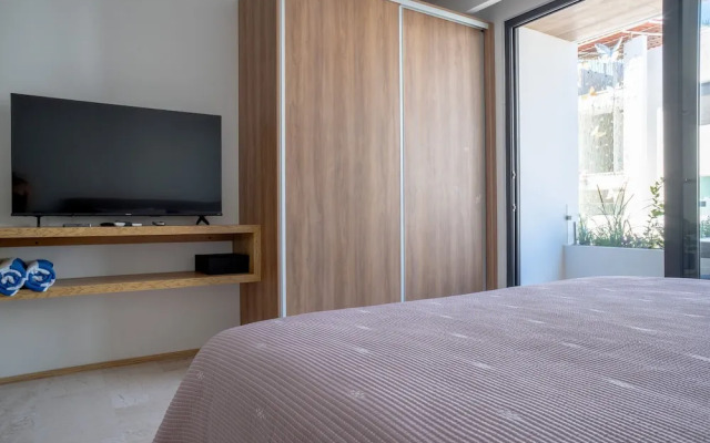 Menesse Studio 1 Bedroom Home