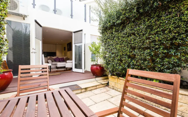 ALEXANDER, 2BDR South Melbourne House