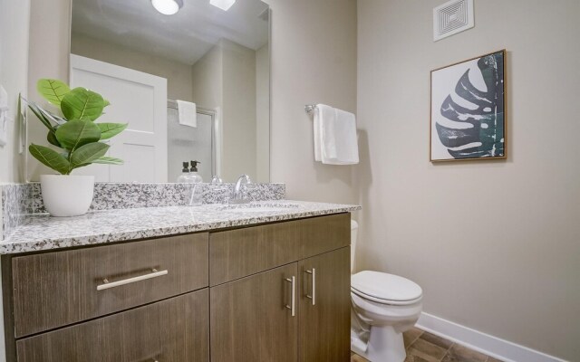 FRONTDESK Park 66 Flats Broad Ripple Indianapolis