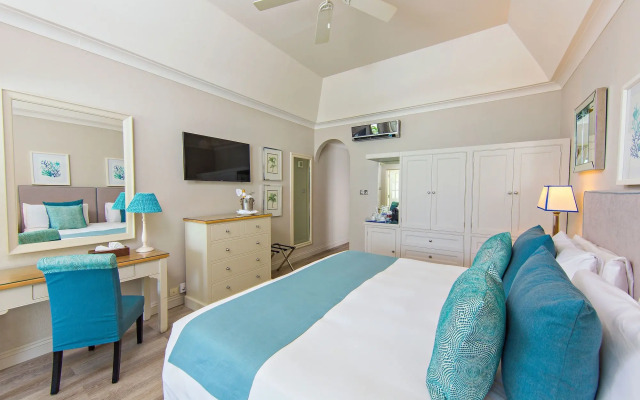 Blue Waters Resort & Spa