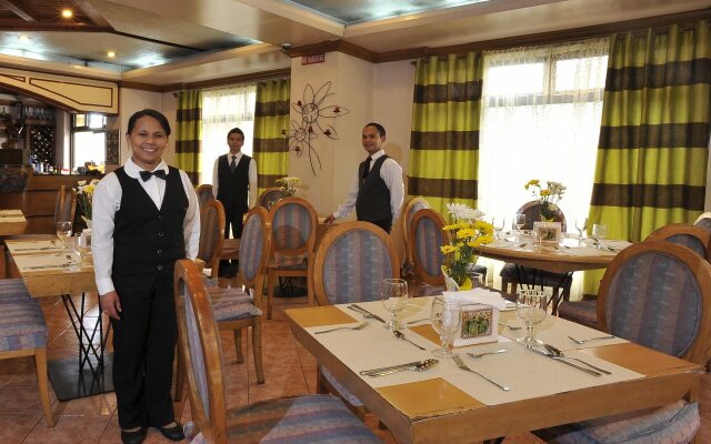 Golden Pine Hotel