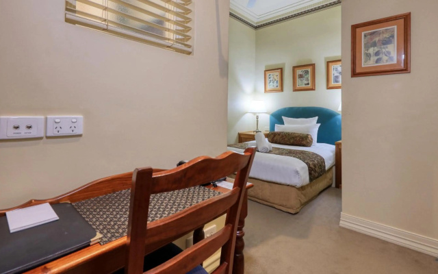 Royal Exchange Hotel – Guest Rooms – Broken Hill