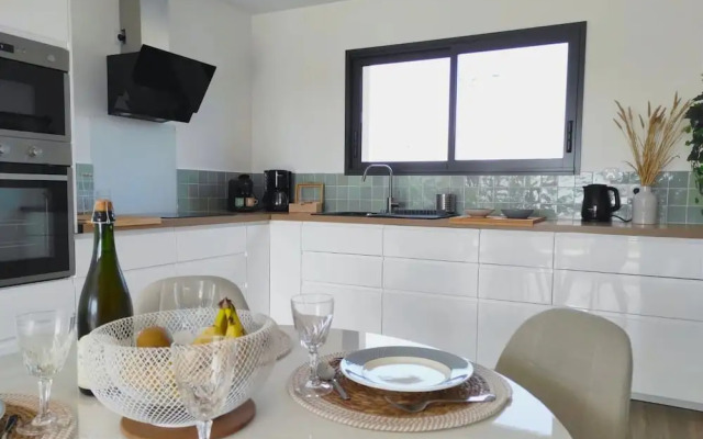 New House, Between sea and Countryside, Etretat