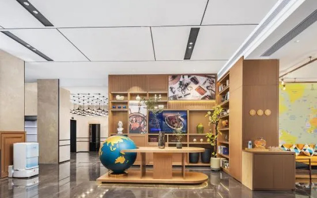 Kyriad Hotel (Zhengzhou Zijingshan Business District Wenmiao Subway Station Store)