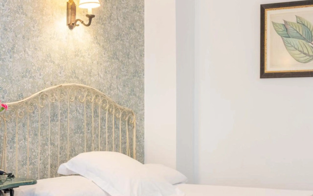 Hotel Puerta de la Luna