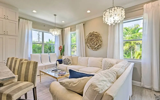 'chic on the Beach' Luxe Anna Maria Island Retreat