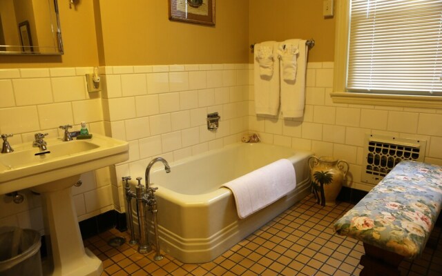 Robertshaw Country House Bed & Breakfast