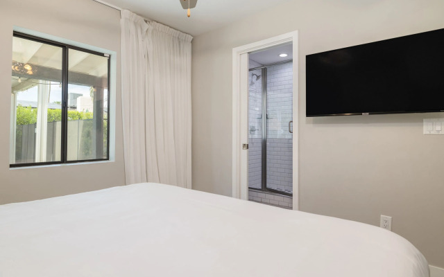 White Agate by Avantstay Pool + Playground
