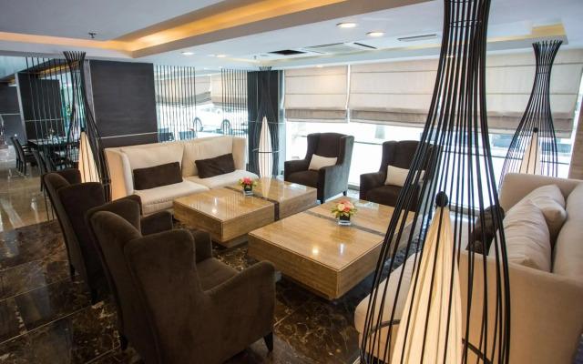 Royale Signature Hotel