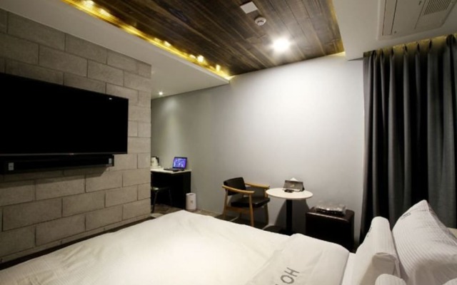 Hotel Moon