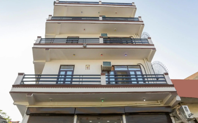 OYO 62680 Royal Galaxy In