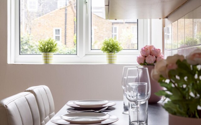 Beautiful 1 Bedroom Apartment With a Garden in Fulham