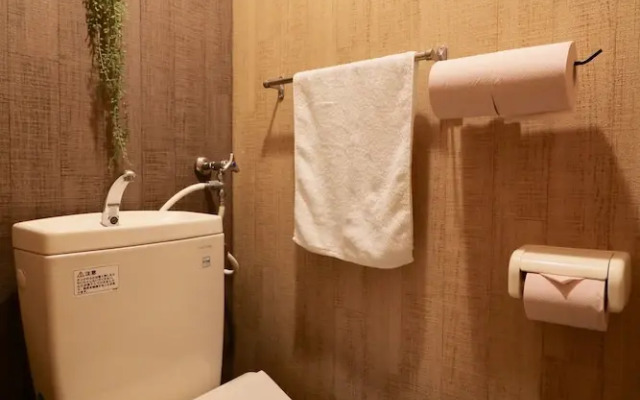 Jeunesse Court Room103