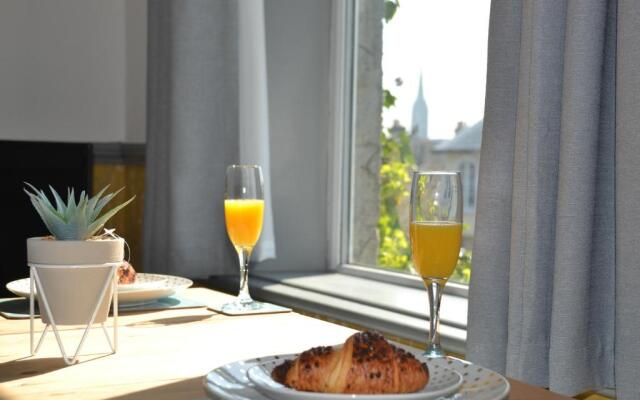 Maytree Apartment - 2 Bedrooms Apartment - Stayseekers